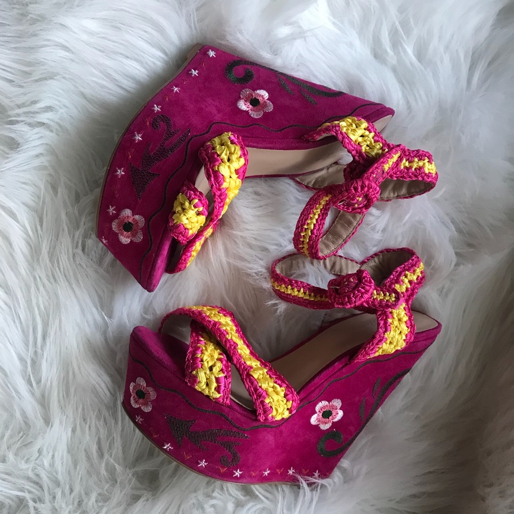 Chinese Laundry Wedges